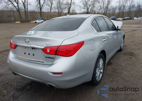2016 Infiniti Q50 2.0T Base/2.0T Premium z USA, uszkodzony, nr VIN JN1CV7AR2GM251810